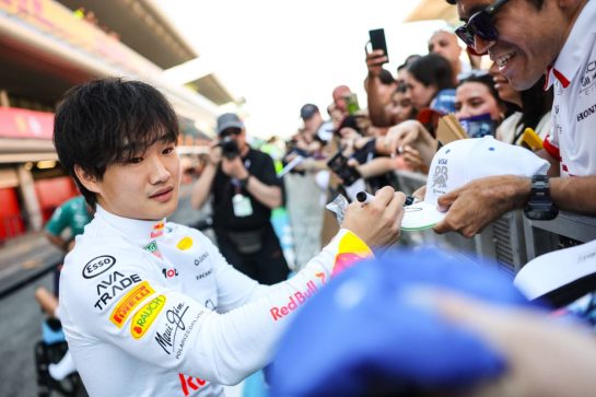 Yuki Tsunoda (JPN), Red Bull Racing
29.05.2025. Formula 1 World Championship, Rd 9, Spanish Grand Prix, Barcelona, Spain, Preparation Day.
- www.xpbimages.com, EMail: requests@xpbimages.com © Copyright: Charniaux / XPB Images