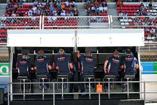 Alpine F1 Team pit gantry.
30.05.2025 Formula 1 World Championship, Rd 9, Spanish Grand Prix, Barcelona, Spain, Practice Day.
- www.xpbimages.com, EMail: requests@xpbimages.com © Copyright: Batchelor / XPB Images
