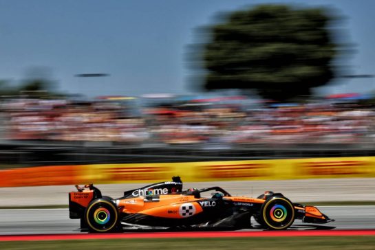 Oscar Piastri (AUS) McLaren MCL39.
31.05.2025. Formula 1 World Championship, Rd 9, Spanish Grand Prix, Barcelona, Spain, Qualifying Day.
- www.xpbimages.com, EMail: requests@xpbimages.com © Copyright: Charniaux / XPB Images