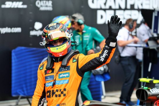 Oscar Piastri (AUS) McLaren celebrates his pole position in qualifying parc ferme.
31.05.2025. Formula 1 World Championship, Rd 9, Spanish Grand Prix, Barcelona, Spain, Qualifying Day.
- www.xpbimages.com, EMail: requests@xpbimages.com © Copyright: Batchelor / XPB Images