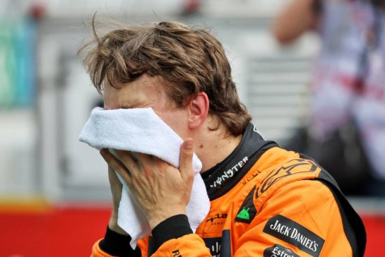 Pole sitter Oscar Piastri (AUS) McLaren in qualifying parc ferme.
31.05.2025. Formula 1 World Championship, Rd 9, Spanish Grand Prix, Barcelona, Spain, Qualifying Day.
- www.xpbimages.com, EMail: requests@xpbimages.com © Copyright: Charniaux / XPB Images