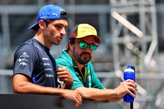 (L to R): Carlos Sainz (ESP) Atlassian Williams Racing with Fernando Alonso (ESP) Aston Martin F1 Team on the drivers' parade.
01.06.2025. Formula 1 World Championship, Rd 9, Spanish Grand Prix, Barcelona, Spain, Race Day.
- www.xpbimages.com, EMail: requests@xpbimages.com © Copyright: Batchelor / XPB Images
