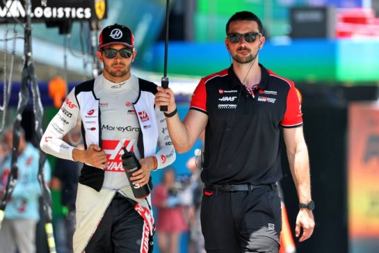 Esteban Ocon (FRA) Haas F1 Team on the grid.
01.06.2025. Formula 1 World Championship, Rd 9, Spanish Grand Prix, Barcelona, Spain, Race Day.
- www.xpbimages.com, EMail: requests@xpbimages.com © Copyright: Charniaux / XPB Images