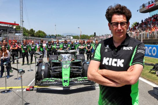 Mattia Binotto (ITA) Sauber Motorsport Chief Operating and Chief Technical Officer on the grid.
01.06.2025. Formula 1 World Championship, Rd 9, Spanish Grand Prix, Barcelona, Spain, Race Day.
- www.xpbimages.com, EMail: requests@xpbimages.com © Copyright: Batchelor / XPB Images