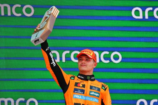 Lando Norris (GBR) McLaren celebrates his second position on the podium.
01.06.2025. Formula 1 World Championship, Rd 9, Spanish Grand Prix, Barcelona, Spain, Race Day.
- www.xpbimages.com, EMail: requests@xpbimages.com © Copyright: Batchelor / XPB Images