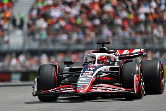 Esteban Ocon (FRA) Haas VF-25.
13.06.2025. Formula 1 World Championship, Rd 10, Canadian Grand Prix, Montreal, Canada, Practice Day.
- www.xpbimages.com, EMail: requests@xpbimages.com © Copyright: Charniaux / XPB Images