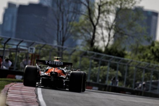 Lando Norris (GBR) McLaren MCL39.
13.06.2025. Formula 1 World Championship, Rd 10, Canadian Grand Prix, Montreal, Canada, Practice Day.
- www.xpbimages.com, EMail: requests@xpbimages.com © Copyright: Charniaux / XPB Images
