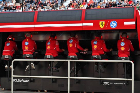 Ferrari pit gantry.
13.06.2025. Formula 1 World Championship, Rd 10, Canadian Grand Prix, Montreal, Canada, Practice Day.
- www.xpbimages.com, EMail: requests@xpbimages.com © Copyright: Rew / XPB Images