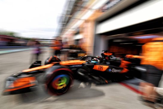 Oscar Piastri (AUS) McLaren MCL39 leaves the pits.
13.06.2025. Formula 1 World Championship, Rd 10, Canadian Grand Prix, Montreal, Canada, Practice Day.
- www.xpbimages.com, EMail: requests@xpbimages.com © Copyright: Rew / XPB Images
