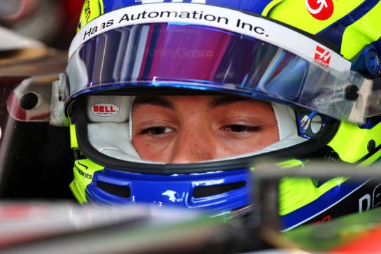 Oliver Bearman (GBR) Haas VF-25.
14.06.2025. Formula 1 World Championship, Rd 10, Canadian Grand Prix, Montreal, Canada, Qualifying Day.
- www.xpbimages.com, EMail: requests@xpbimages.com © Copyright: Batchelor / XPB Images