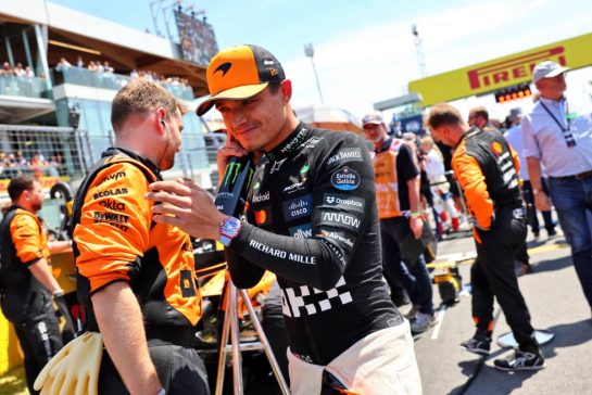 Lando Norris (GBR) McLaren on the grid.
15.06.2025. Formula 1 World Championship, Rd 10, Canadian Grand Prix, Montreal, Canada, Race Day.
- www.xpbimages.com, EMail: requests@xpbimages.com © Copyright: Batchelor / XPB Images