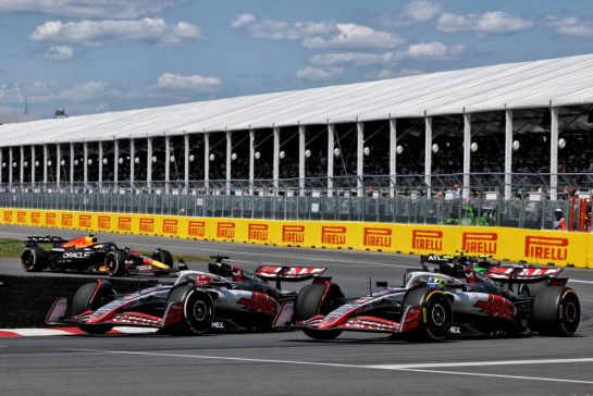 Esteban Ocon (FRA) Haas VF-25 and Alexander Albon (THA) Atlassian Williams Racing FW47 battle for position.
15.06.2025. Formula 1 World Championship, Rd 10, Canadian Grand Prix, Montreal, Canada, Race Day.
- www.xpbimages.com, EMail: requests@xpbimages.com © Copyright: Batchelor / XPB Images