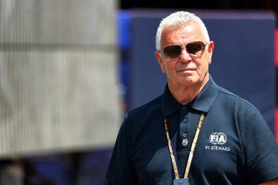 Derek Warwick (GBR) FIA Steward.
26.06.2025. Formula 1 World Championship, Rd 11, Austrian Grand Prix, Spielberg, Austria, Preparation Day.
- www.xpbimages.com, EMail: requests@xpbimages.com © Copyright: Batchelor / XPB Images