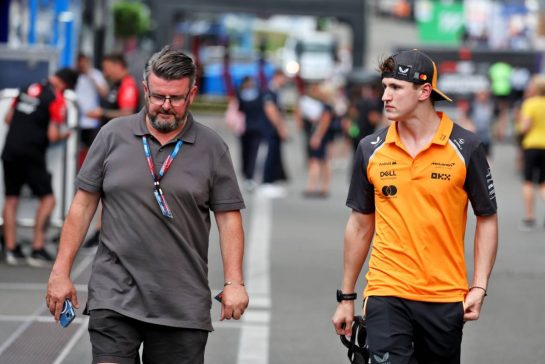 Alexander Dunne (IRE) McLaren Development Driver (Right).
26.06.2025. Formula 1 World Championship, Rd 11, Austrian Grand Prix, Spielberg, Austria, Preparation Day.
- www.xpbimages.com, EMail: requests@xpbimages.com © Copyright: Moy / XPB Images