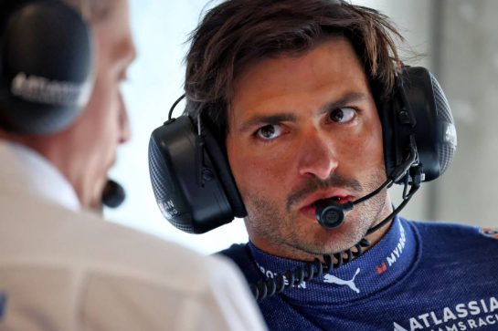 Carlos Sainz (ESP) Atlassian Williams Racing.
27.06.2025. Formula 1 World Championship, Rd 11, Austrian Grand Prix, Spielberg, Austria, Practice Day.
- www.xpbimages.com, EMail: requests@xpbimages.com © Copyright: Batchelor / XPB Images