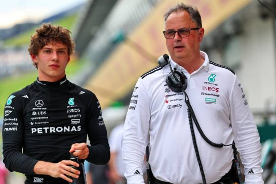 (L to R): Andrea Kimi Antonelli (ITA) Mercedes AMG F1 with Ron Meadows (GBR) Mercedes AMG F1 Sporting Director.
27.06.2025. Formula 1 World Championship, Rd 11, Austrian Grand Prix, Spielberg, Austria, Practice Day.
- www.xpbimages.com, EMail: requests@xpbimages.com © Copyright: Batchelor / XPB Images