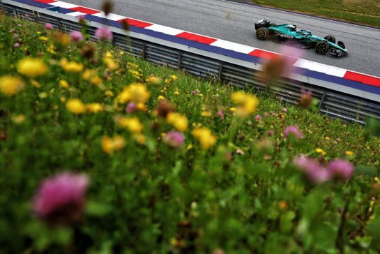 Fernando Alonso (ESP) Aston Martin F1 Team AMR25.
27.06.2025. Formula 1 World Championship, Rd 11, Austrian Grand Prix, Spielberg, Austria, Practice Day.
- www.xpbimages.com, EMail: requests@xpbimages.com © Copyright: Charniaux / XPB Images