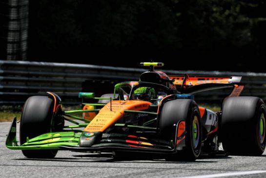 Lando Norris (GBR) McLaren MCL39 with flow-vis paint on the front wing.
28.06.2025. Formula 1 World Championship, Rd 11, Austrian Grand Prix, Spielberg, Austria, Qualifying Day.
- www.xpbimages.com, EMail: requests@xpbimages.com © Copyright: Batchelor / XPB Images