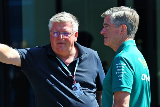 (L to R): Otmar Szafnauer (USA) with Andy Stevenson (GBR) Aston Martin F1 Team Manager.
29.06.2025. Formula 1 World Championship, Rd 11, Austrian Grand Prix, Spielberg, Austria, Race Day.
- www.xpbimages.com, EMail: requests@xpbimages.com © Copyright: Batchelor / XPB Images