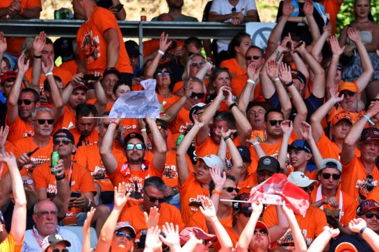 Circuit atmosphere - Max Verstappen (NLD) Red Bull Racing fans in the grandstand.
29.06.2025. Formula 1 World Championship, Rd 11, Austrian Grand Prix, Spielberg, Austria, Race Day.
- www.xpbimages.com, EMail: requests@xpbimages.com © Copyright: Moy / XPB Images