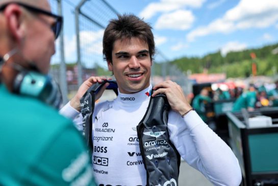 Lance Stroll (CDN) Aston Martin F1 Team on the grid.
29.06.2025. Formula 1 World Championship, Rd 11, Austrian Grand Prix, Spielberg, Austria, Race Day.
- www.xpbimages.com, EMail: requests@xpbimages.com © Copyright: Charniaux / XPB Images