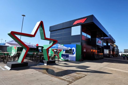 Paddock atmosphere.
03.07.2025. Formula 1 World Championship, Rd 12, British Grand Prix, Silverstone, England, Preparation Day.
- www.xpbimages.com, EMail: requests@xpbimages.com © Copyright: Moy / XPB Images