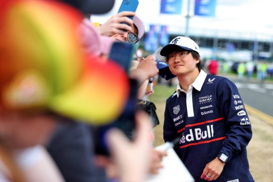 Yuki Tsunoda (JPN) Red Bull Racing with fans.
03.07.2025. Formula 1 World Championship, Rd 12, British Grand Prix, Silverstone, England, Preparation Day.
- www.xpbimages.com, EMail: requests@xpbimages.com © Copyright: Bearne / XPB Images