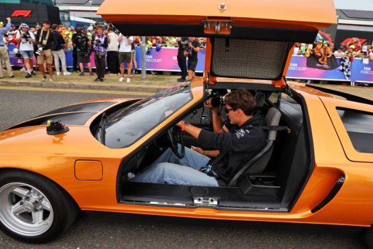 George Russell (GBR) Mercedes AMG F1 arrives at the circuit in a Mercedes-Benz C111.
04.07.2025. Formula 1 World Championship, Rd 12, British Grand Prix, Silverstone, England, Practice Day.
- www.xpbimages.com, EMail: requests@xpbimages.com © Copyright: Batchelor / XPB Images