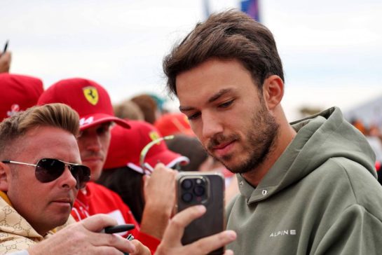 Pierre Gasly (FRA) Alpine F1 Team with fans.
04.07.2025. Formula 1 World Championship, Rd 12, British Grand Prix, Silverstone, England, Practice Day.
- www.xpbimages.com, EMail: requests@xpbimages.com © Copyright: Rew / XPB Images
