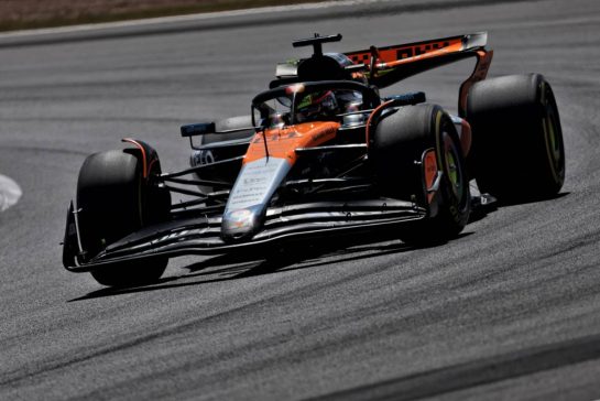 Oscar Piastri (AUS) McLaren MCL39.
04.07.2025. Formula 1 World Championship, Rd 12, British Grand Prix, Silverstone, England, Practice Day.
- www.xpbimages.com, EMail: requests@xpbimages.com © Copyright: Bearne / XPB Images