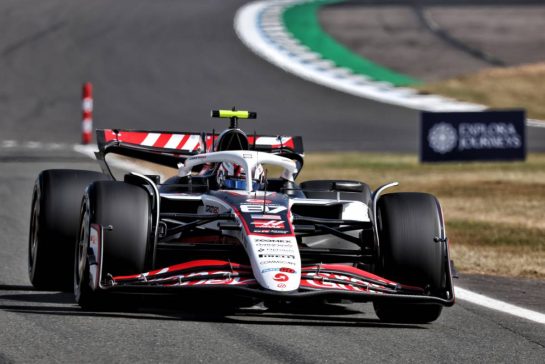 Oliver Bearman (GBR) Haas VF-25.
04.07.2025. Formula 1 World Championship, Rd 12, British Grand Prix, Silverstone, England, Practice Day.
- www.xpbimages.com, EMail: requests@xpbimages.com © Copyright: Moy / XPB Images
