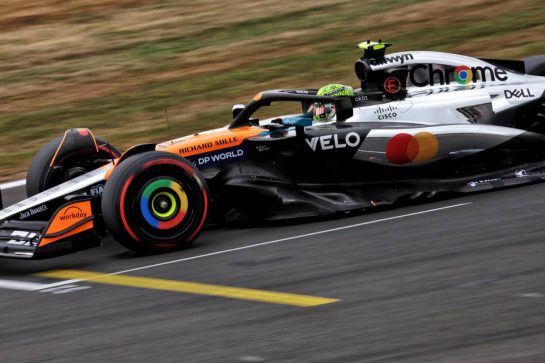 Lando Norris (GBR) McLaren MCL39.
05.07.2025. Formula 1 World Championship, Rd 12, British Grand Prix, Silverstone, England, Qualifying Day.
- www.xpbimages.com, EMail: requests@xpbimages.com © Copyright: Bearne / XPB Images