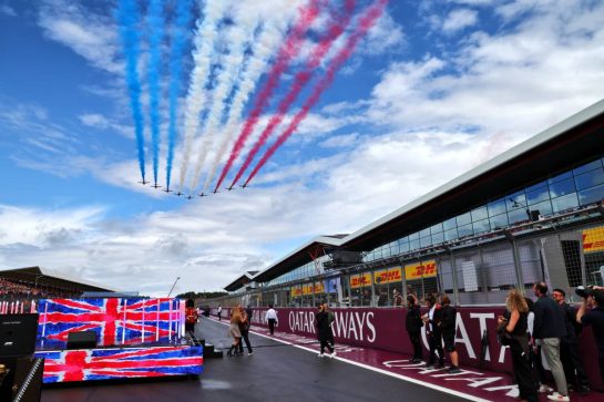 Grid atmosphere - Red Arrows.
06.07.2025. Formula 1 World Championship, Rd 12, British Grand Prix, Silverstone, England, Race Day.
- www.xpbimages.com, EMail: requests@xpbimages.com © Copyright: Batchelor / XPB Images