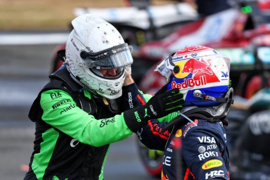 (L to R): Nico Hulkenberg (GER) Sauber celebrates his third position in parc ferme with Max Verstappen (NLD) Red Bull Racing.
06.07.2025. Formula 1 World Championship, Rd 12, British Grand Prix, Silverstone, England, Race Day.
- www.xpbimages.com, EMail: requests@xpbimages.com © Copyright: Batchelor / XPB Images