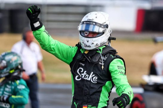 Nico Hulkenberg (GER) Sauber celebrates his third position in parc ferme.
06.07.2025. Formula 1 World Championship, Rd 12, British Grand Prix, Silverstone, England, Race Day.
- www.xpbimages.com, EMail: requests@xpbimages.com © Copyright: Batchelor / XPB Images