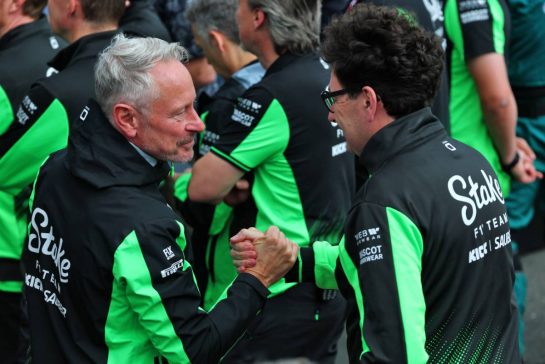 (L to R): Jonathan Wheatley (GBR) Sauber Team Principal celebrates with Mattia Binotto (ITA) Sauber Motorsport Chief Operating and Chief Technical Officer in parc ferme.
06.07.2025. Formula 1 World Championship, Rd 12, British Grand Prix, Silverstone, England, Race Day.
- www.xpbimages.com, EMail: requests@xpbimages.com © Copyright: Batchelor / XPB Images