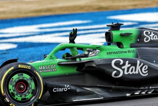 Nico Hulkenberg (GER) Sauber C45 celebrates his third position at the end of the race.
06.07.2025. Formula 1 World Championship, Rd 12, British Grand Prix, Silverstone, England, Race Day.
- www.xpbimages.com, EMail: requests@xpbimages.com © Copyright: Charniaux / XPB Images