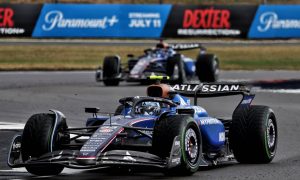 Williams drivers longing for upgrades to halt midfield slide