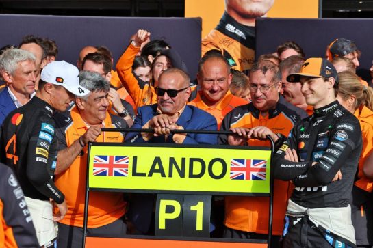 Lando Norris (GBR) McLaren and Oscar Piastri (AUS) McLaren celebrate a 1-2 finish with the team.
06.07.2025. Formula 1 World Championship, Rd 12, British Grand Prix, Silverstone, England, Race Day.
- www.xpbimages.com, EMail: requests@xpbimages.com © Copyright: Moy / XPB Images