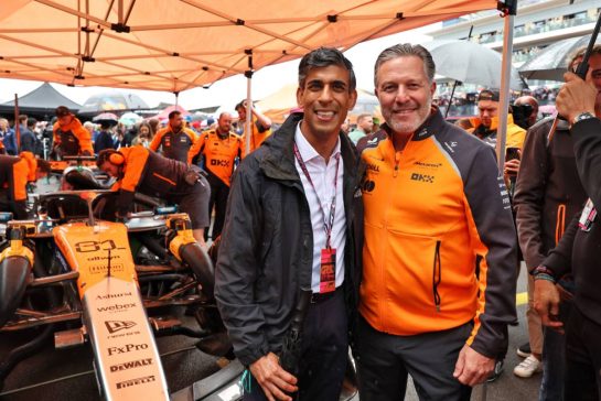(L to R): Rishi Sunak (GBR) MP on the grid with Zak Brown (USA) McLaren Executive Director.
06.07.2025. Formula 1 World Championship, Rd 12, British Grand Prix, Silverstone, England, Race Day.
- www.xpbimages.com, EMail: requests@xpbimages.com © Copyright: Moy / XPB Images