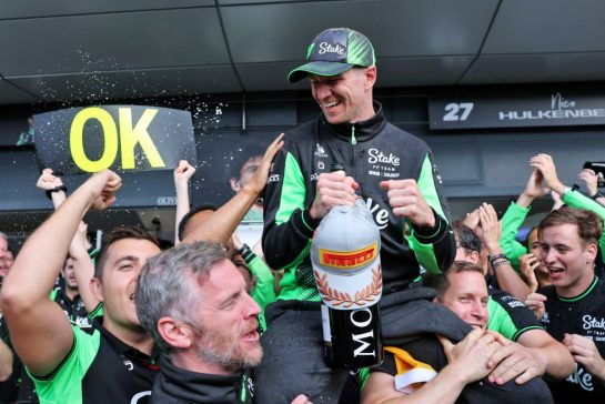 Nico Hulkenberg (GER) Sauber celebrates his third position with the team.
06.07.2025. Formula 1 World Championship, Rd 12, British Grand Prix, Silverstone, England, Race Day.
- www.xpbimages.com, EMail: requests@xpbimages.com © Copyright: Charniaux / XPB Images