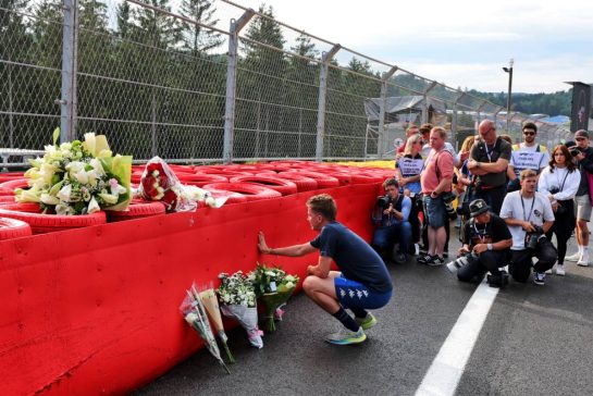 Pierre Gasly (FRA) Alpine F1 Team pays his respects to Anthoine Hubert.
24.07.2025. Formula 1 World Championship, Rd 13, Belgian Grand Prix, Spa Francorchamps, Belgium, Preparation Day.
- www.xpbimages.com, EMail: requests@xpbimages.com © Copyright: Moy / XPB Images