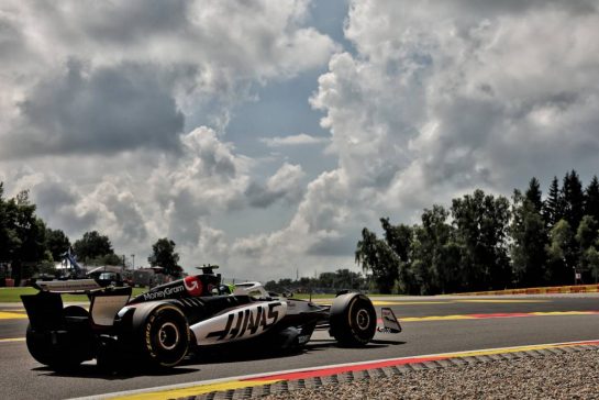 Oliver Bearman (GBR) Haas VF-25.
25.07.2025. Formula 1 World Championship, Rd 13, Belgian Grand Prix, Spa Francorchamps, Belgium, Sprint Qualifying Day.
- www.xpbimages.com, EMail: requests@xpbimages.com © Copyright: Bearne / XPB Images