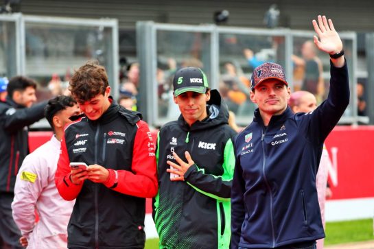 (L to R): Oliver Bearman (GBR) Haas F1 Team; Gabriel Bortoleto (BRA) Sauber; and Max Verstappen (NLD) Red Bull Racing, on the drivers' parade.
27.07.2025. Formula 1 World Championship, Rd 13, Belgian Grand Prix, Spa Francorchamps, Belgium, Race Day.
- www.xpbimages.com, EMail: requests@xpbimages.com © Copyright: Batchelor / XPB Images