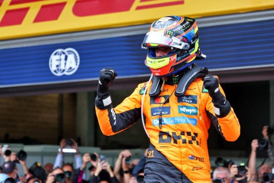 Race winner Oscar Piastri (AUS) McLaren celebrates in parc ferme.
27.07.2025. Formula 1 World Championship, Rd 13, Belgian Grand Prix, Spa Francorchamps, Belgium, Race Day.
- www.xpbimages.com, EMail: requests@xpbimages.com © Copyright: Batchelor / XPB Images