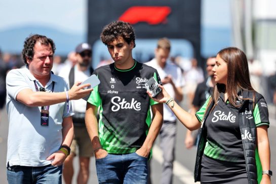 Gabriel Bortoleto (BRA) Sauber.
31.07.2025. Formula 1 World Championship, Rd 14, Hungarian Grand Prix, Budapest, Hungary, Preparation Day.
- www.xpbimages.com, EMail: requests@xpbimages.com © Copyright: Bearne / XPB Images