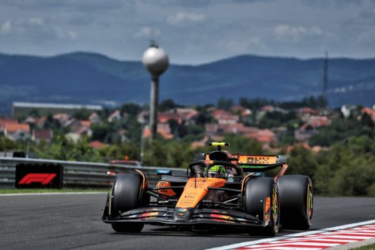 Lando Norris (GBR) McLaren MCL39.
01.08.2025. Formula 1 World Championship, Rd 14, Hungarian Grand Prix, Budapest, Hungary, Practice Day.
- www.xpbimages.com, EMail: requests@xpbimages.com © Copyright: Moy / XPB Images