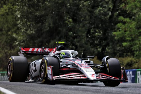 Oliver Bearman (GBR) Haas VF-25.
01.08.2025. Formula 1 World Championship, Rd 14, Hungarian Grand Prix, Budapest, Hungary, Practice Day.
- www.xpbimages.com, EMail: requests@xpbimages.com © Copyright: Bearne / XPB Images