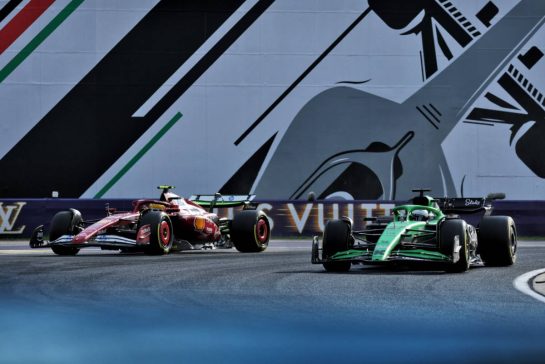 Nico Hulkenberg (GER) Sauber C45 and Lewis Hamilton (GBR) Ferrari SF-25.
01.08.2025. Formula 1 World Championship, Rd 14, Hungarian Grand Prix, Budapest, Hungary, Practice Day.
- www.xpbimages.com, EMail: requests@xpbimages.com © Copyright: Moy / XPB Images