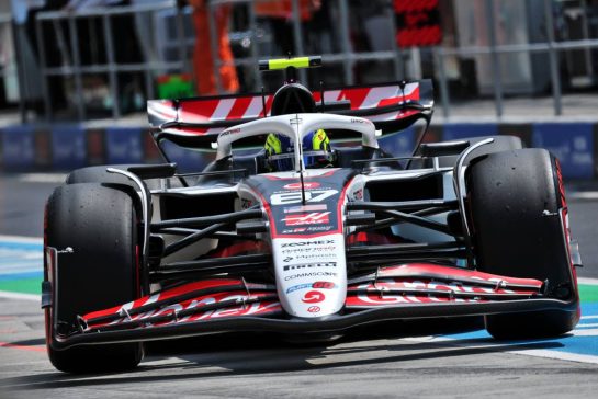 Oliver Bearman (GBR) Haas VF-25.
02.08.2025. Formula 1 World Championship, Rd 14, Hungarian Grand Prix, Budapest, Hungary, Qualifying Day.
- www.xpbimages.com, EMail: requests@xpbimages.com © Copyright: Moy / XPB Images